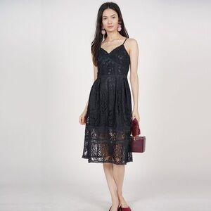 XS Elegant Black Lace Midi Dress
